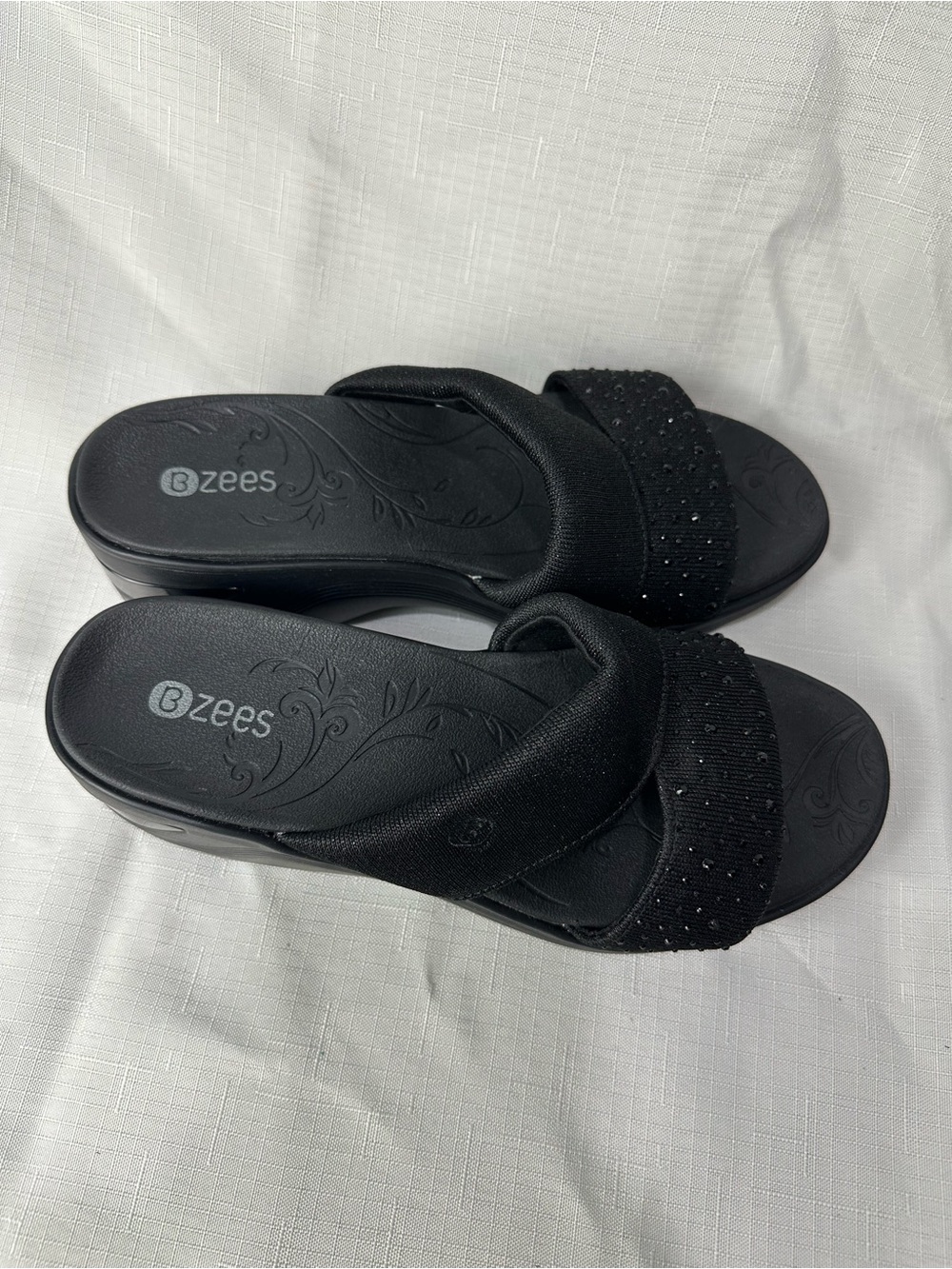 Bzees Black Sandals Size 7.5 - Picture 3 of 5